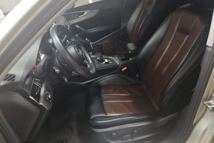 Used Audi A4L 2019 35 TFSI Ambition China VI
