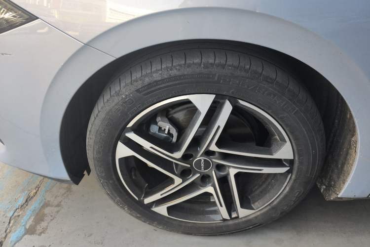 Used Roewe D7 2023 DMH 125km Superior Edition