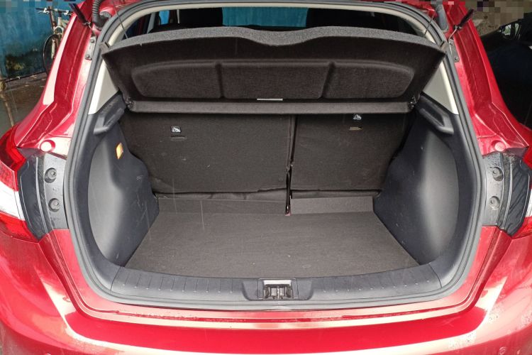 Used Nissan Tiida 2021 1.6L CVT Cool Edition Trunk