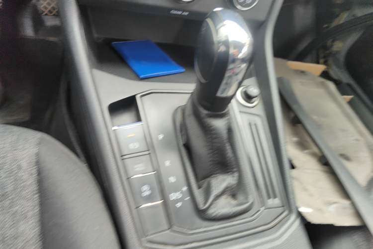 Used Volkswagen Lavida 2019 1.5L Automatic Fashion Edition China VI Gear Lever