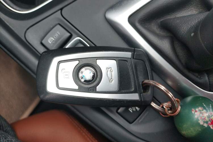 Used BMW 3 Series 2014 320Li Luxury Design Package
