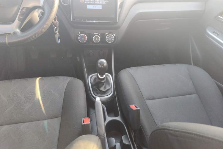 Used Kia K2 2015 Sedan 1.4L MT GLS