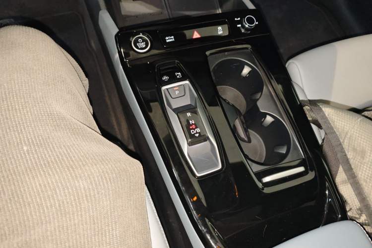 Used Audi Q6L e-tron 2026 First Launch Navigation Edition Gear Lever