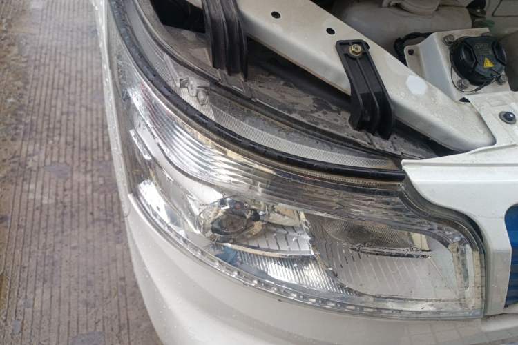 Used CHANGAN KAICHENG Ruixing EM60 2022 Pure Electric Van 4498 mm Long Flat Roof with Rear-Hinged Doors 2 Seats 60 kW 41.86 kWh
