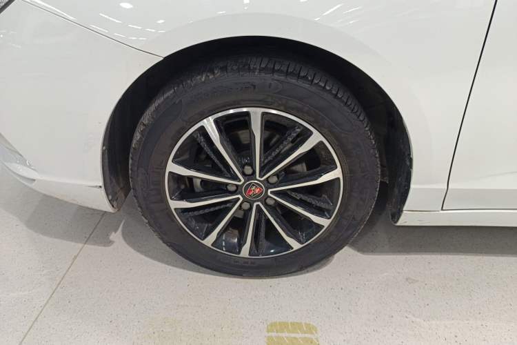 Used Roewe i5 2020 1.5L Automatic 4G Connect Luxury Flagship Edition
