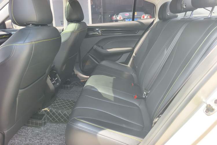 Used Roewe i5 2021 1.5L CVT Diamond Edition Left Rear Seat