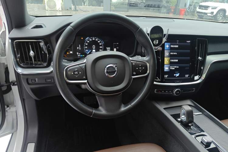Used Volvo S60 2022 B4 Zhiyi Luxury Edition Steering Wheel