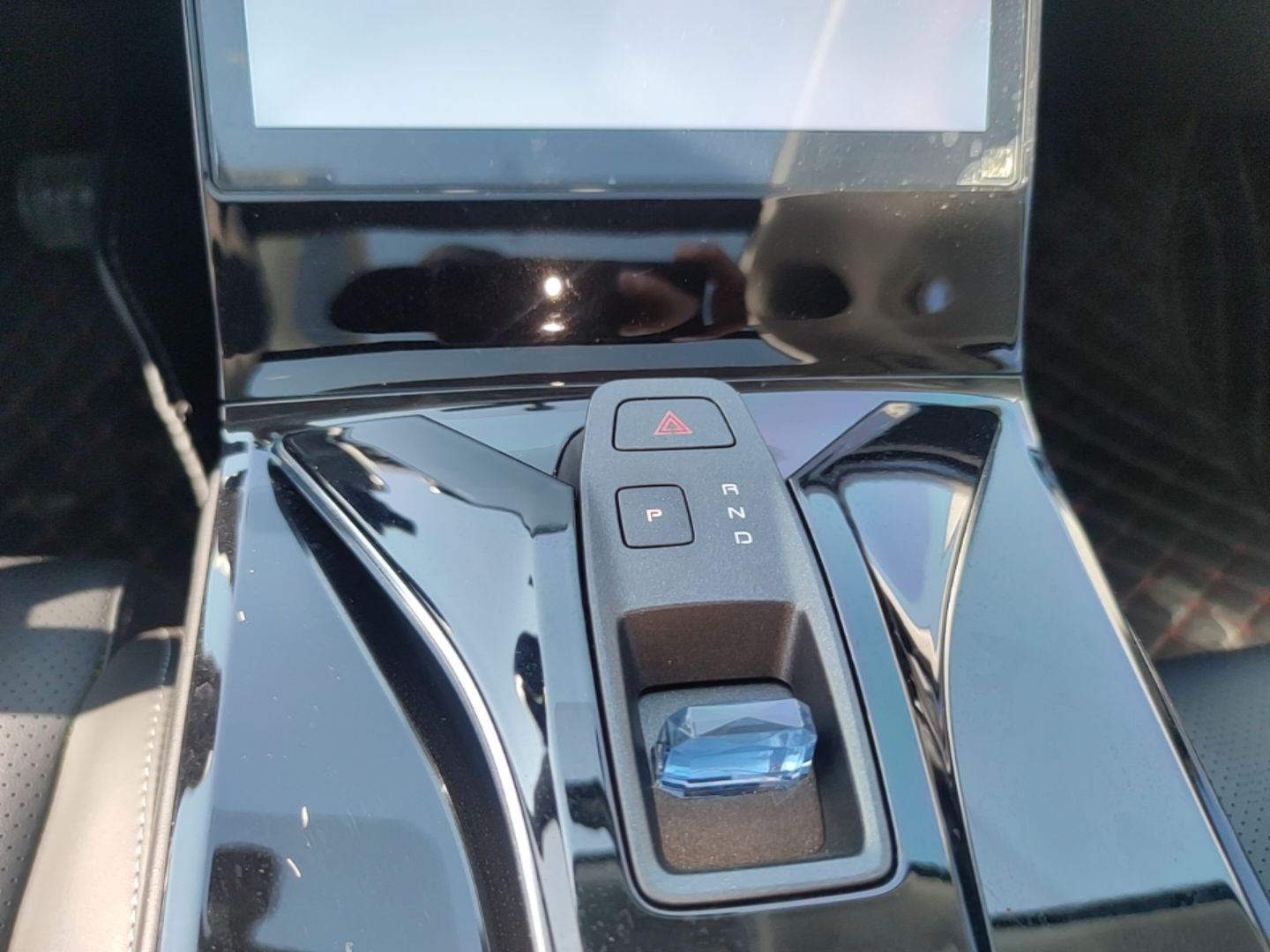 Dongfeng Aeolus Mage 2023 1.5T Luxury Edition — снимка 16