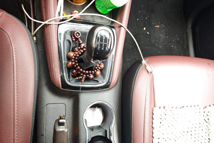 Used CHANGAN Lingxuan 2017 1.6L Manual Happiness Edition Gear Lever