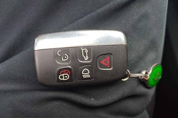 Used Land Rover Discovery 2017 3.0 SC V6 SE