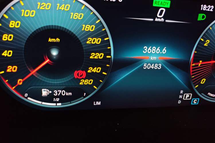 Used Mercedes-Benz C-Class 2020 Restyled C 260 L Sport Edition Odometer Close Up