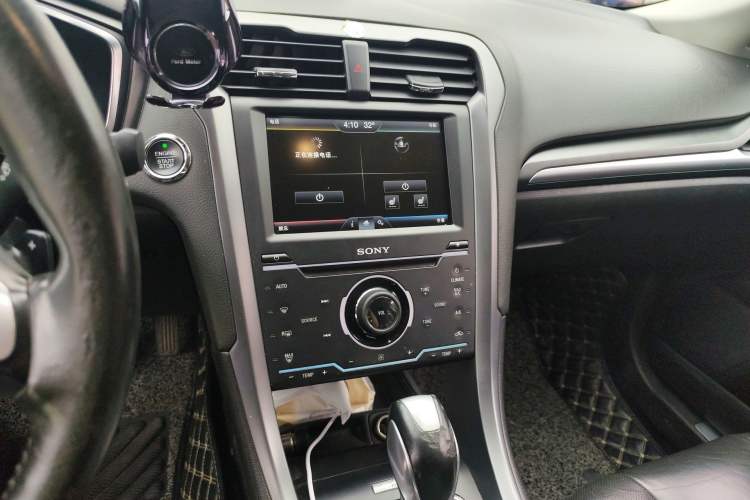 Used Ford Mondeo 2013 2.0L GTDi240 Luxury Sport Model Audio And AC Panel