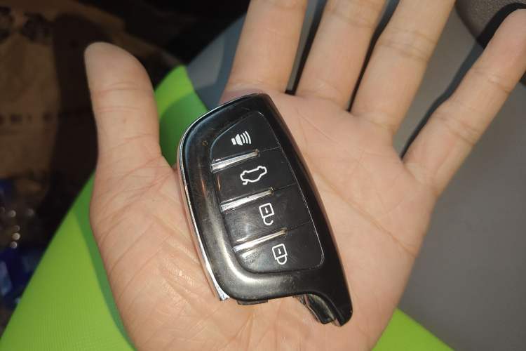 Used Roewe Clever 2021 302 km New Four-Seater Super-Efficient Version