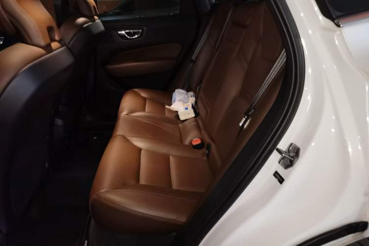 Used Volvo XC60 2019 T5 4x4 Smart Edition China V Standard
