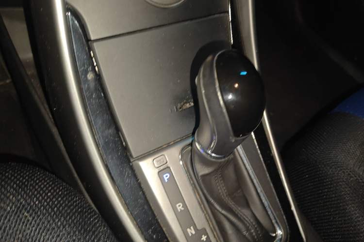 Used Hyundai Elantra (5th Generation / Langdong) 2012 1.6L Automatic Prestige Model Gear Lever