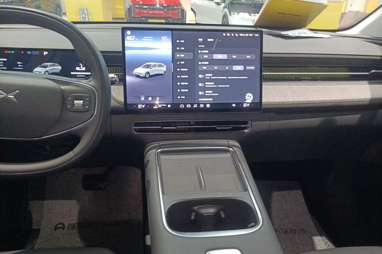 Used XPeng G6 2025 625 Long-Range Max Flagship Edition Audio And AC Panel