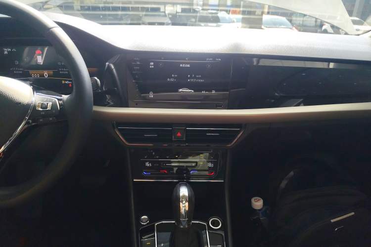 Used Volkswagen Lavida 2021 280TSI DSG Luxury Edition Audio And AC Panel