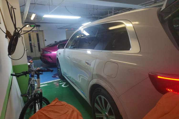 Used Hima AITO M8 2025 Extended-Range Max+ Version 53.4 kWh 6-Seater Edition
