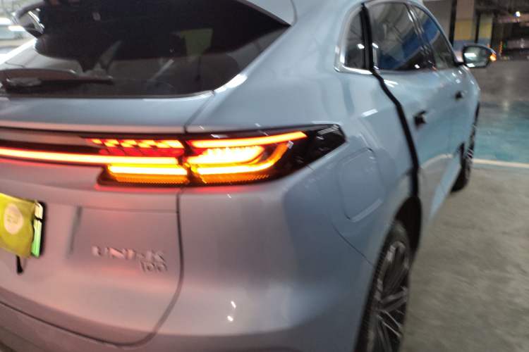 Used CHANGAN UNI-K iDD 2022 Blue Whale iDD 130km 1.5T Prestige Model