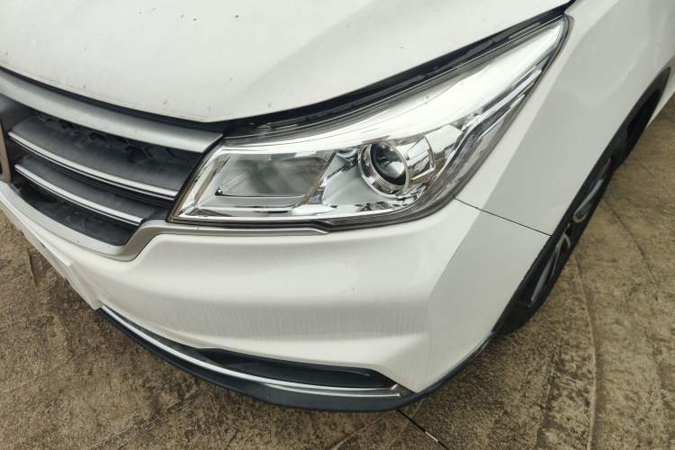 Used Baojun 730 2019 1.5T CVT Fashion Model 7 Seats China V Emission Standard
