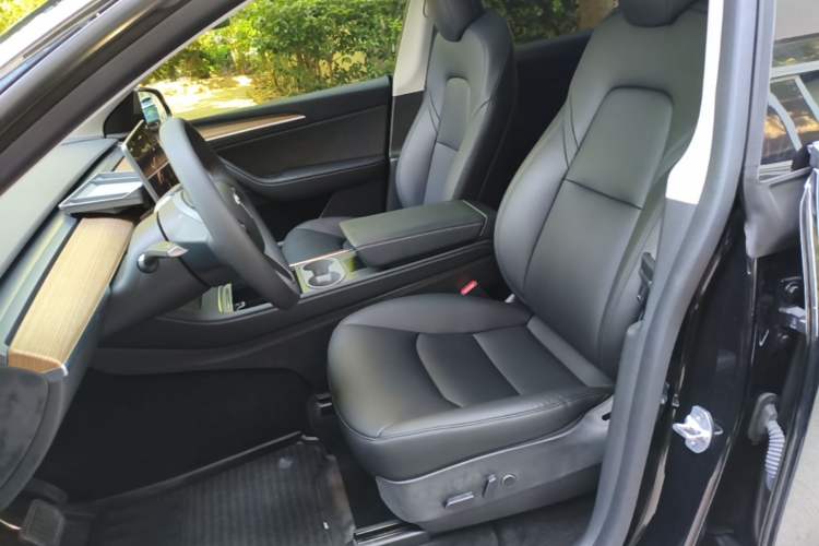Used Tesla Model Y 2022 Rear-Wheel-Drive Version