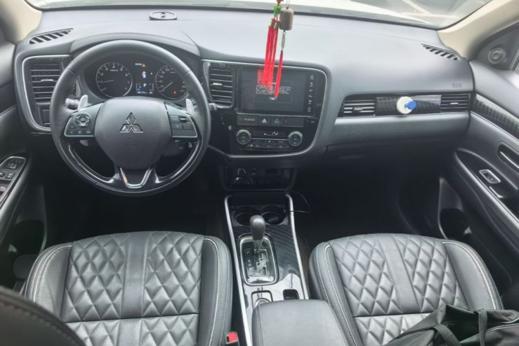 Used Mitsubishi Outlander 2021 2.4L 4x4 Zhi Xiang Edition 7 Seats
