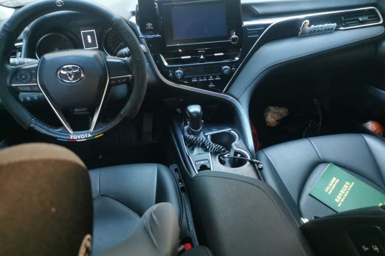 Used Toyota Camry 2023 2.0GVP Premier Edition Center Console