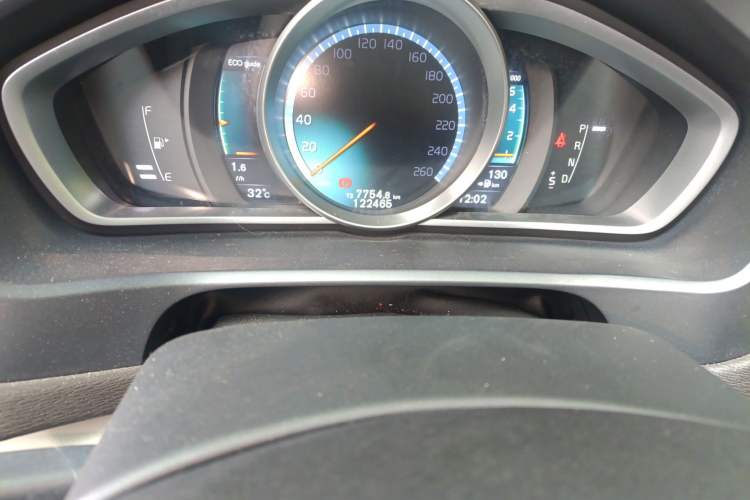 Used Volvo V40 2016 T3 Zhiyi Edition