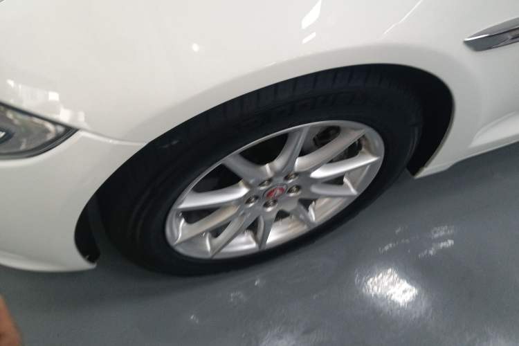 Used Jaguar XJ 2016 XJL 2.0T Two-Wheel-Drive Elegant Business Edition
