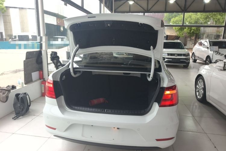 Used Volkswagen Bora 2014 1.6L Automatic Comfort Model Trunk