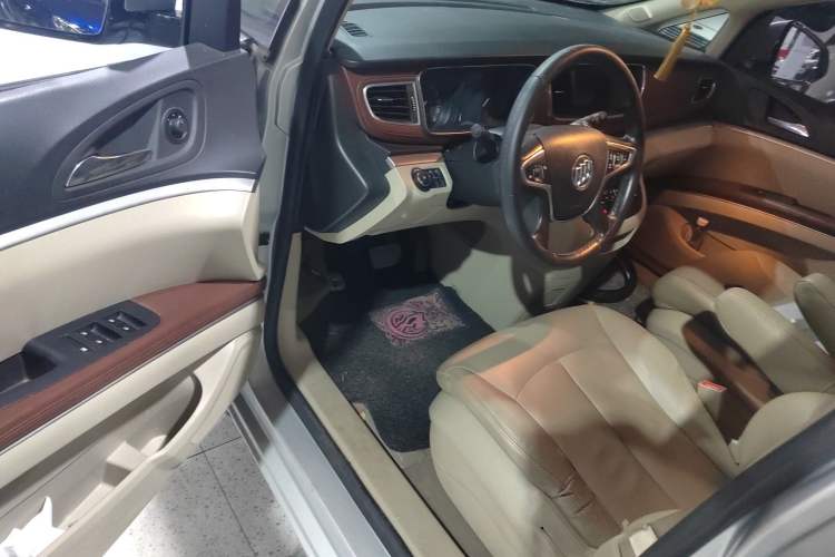 Used Buick GL8 2017 25S Comfort Version China V Standard Driver Seat