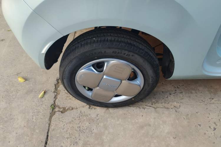 Used Geely Galaxy Panda 2024 Panda Mini 200km Endurance Bear Right Rear Wheel Hub