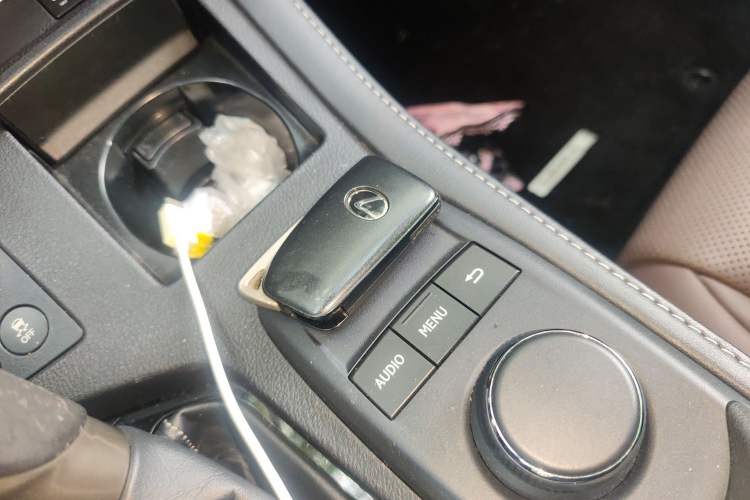 Used Lexus ES 2017 200 30th Anniversary Edition
