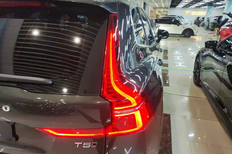 Used Volvo XC60 2021 T5 4x4 Smart Luxury Edition
