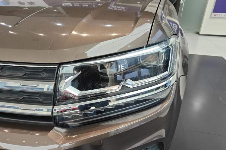 Used Volkswagen Tharu 2019 330TSI Four-Wheel Drive Luxury Edition China VI Standard Left Front Headlight