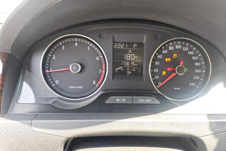 Used Volkswagen Santana 2013 1.6L Automatic Luxury Edition