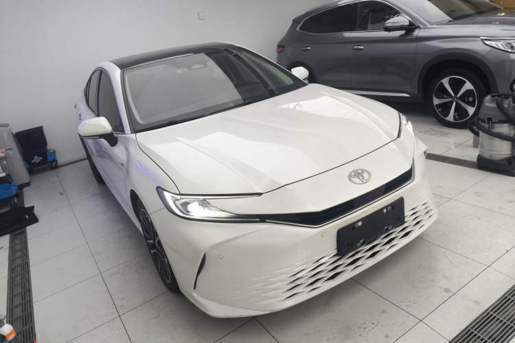 Used Toyota Camry 2024 Dual-Motor 2.0 HG Premium Edition