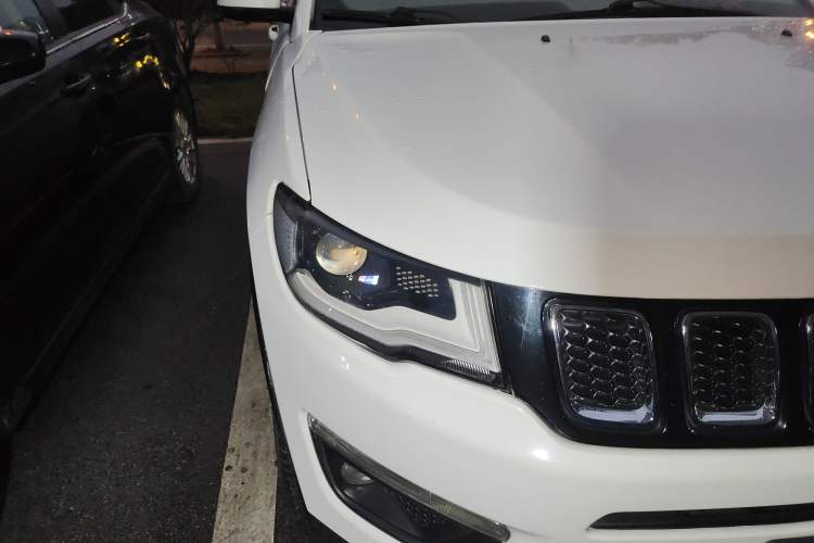 Used Jeep Compass 2017 200T Automatic Family Edition
