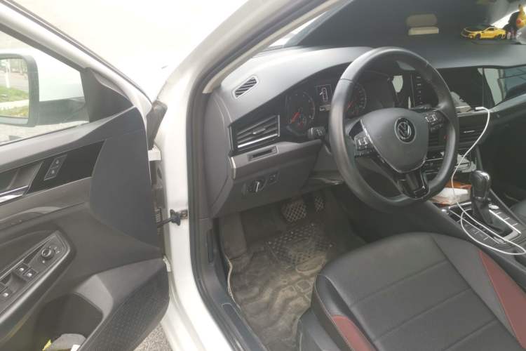 Used Volkswagen Bora 2021 1.5L Automatic Elite Smart Connect Edition Driver Seat