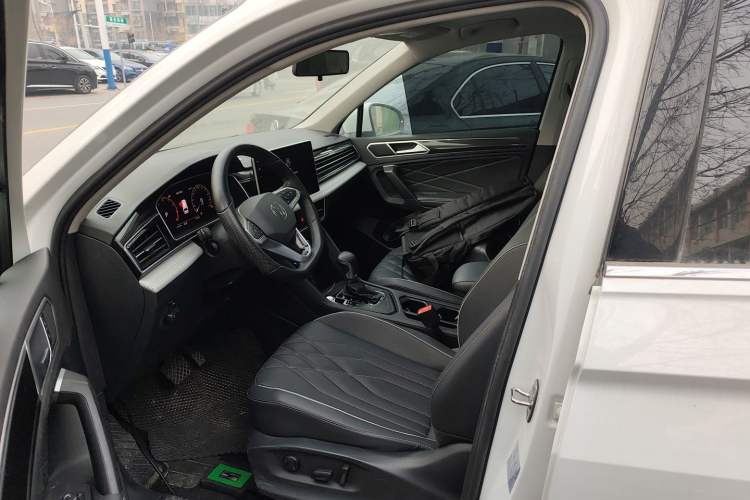 Used Volkswagen Tiguan L 2024 300TSI Automatic Two-Wheel Drive Smart Edition