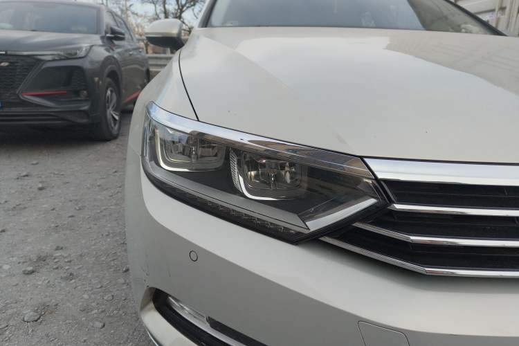 Used Volkswagen Magotan 2018 Facelift 330TSI DSG Luxury Model
