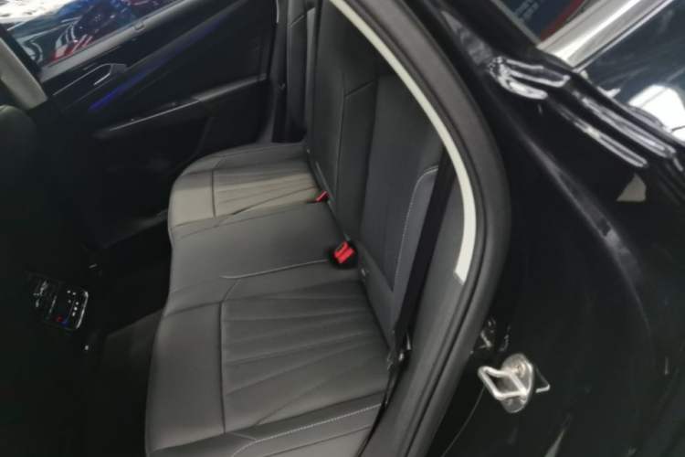 Used Volkswagen Passat 2025 Outstanding Model 380TSI Dragon Glory Edition
