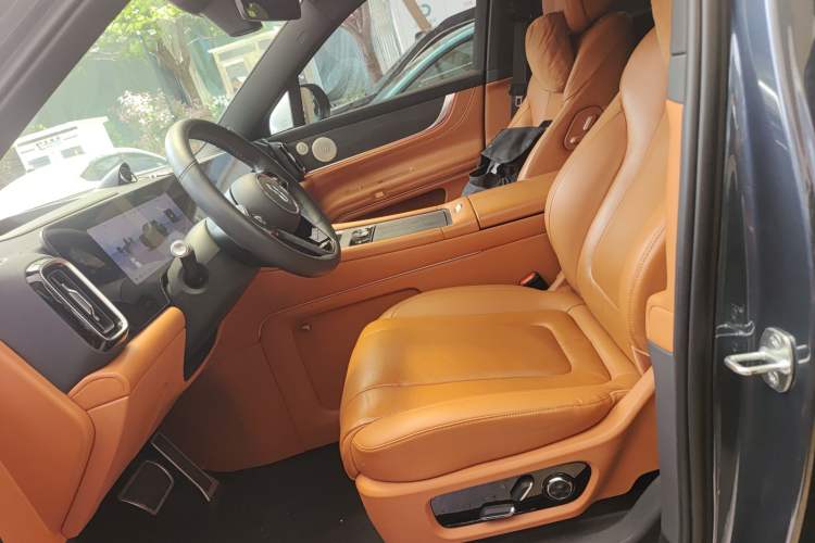 Used Hima AITO M9 2024 All-Electric Ultra Version 100 kWh 6-Seater Model Left Front Seat