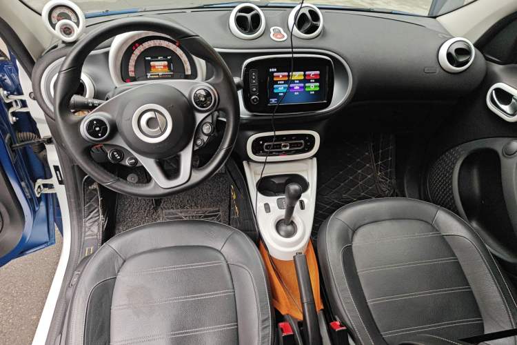 Used smart forfour 2018 0.9T 66 kW Pioneer Edition