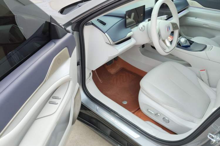 Used Buick L7 2025 Model Aivia