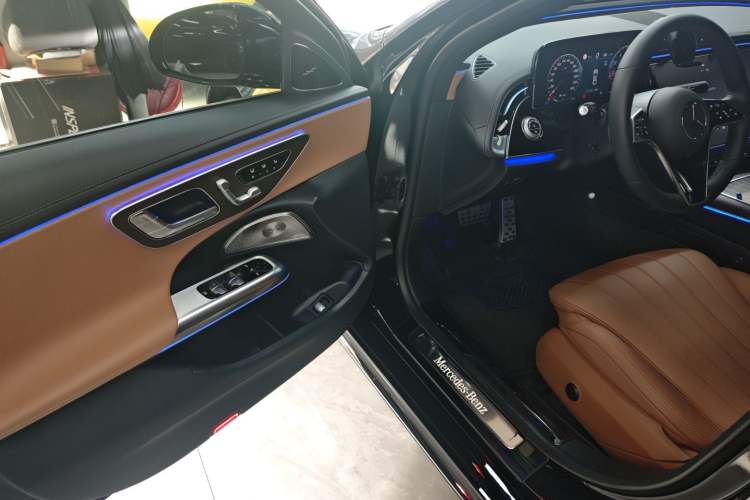 Used Mercedes-Benz E-Class 2025 Facelift E 300 L Luxury Edition