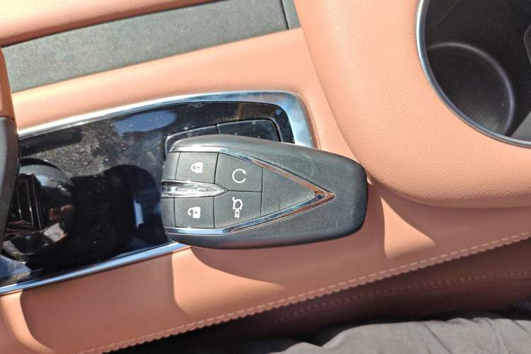 Used Changan UNI-Z New Energy 2025 Model, Smart New Blue Whale 125km Battleship+ Version