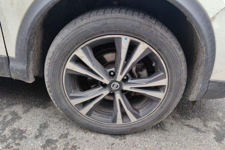 Used Nissan Qashqai 2021 2.0L CVT Luxury Edition Right Front Wheel Hub