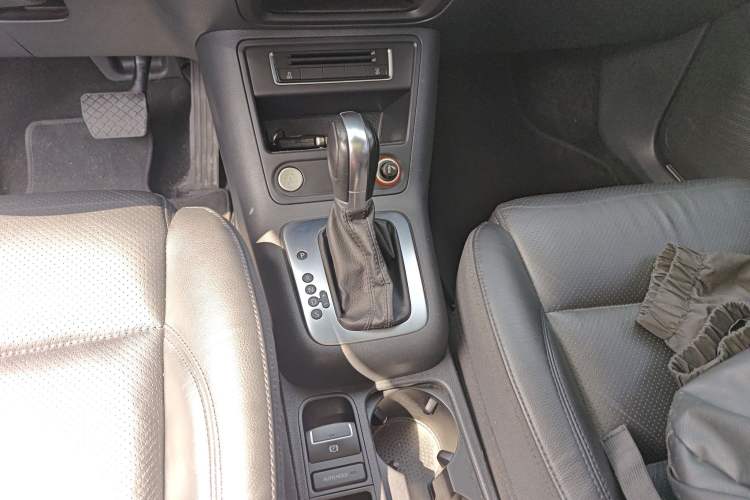 Used Volkswagen Tiguan 2015 1.8TSI Automatic Two-Wheel Drive Luxury Model Gear Lever