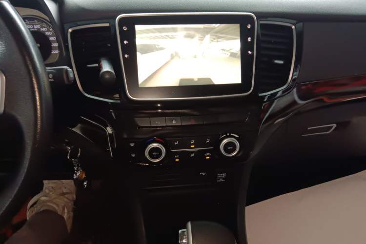 Used Isuzu D-MAX 2020 1.9T 4x4 Automatic Comfort Edition China VI Standard RZ4E Hi-Power
